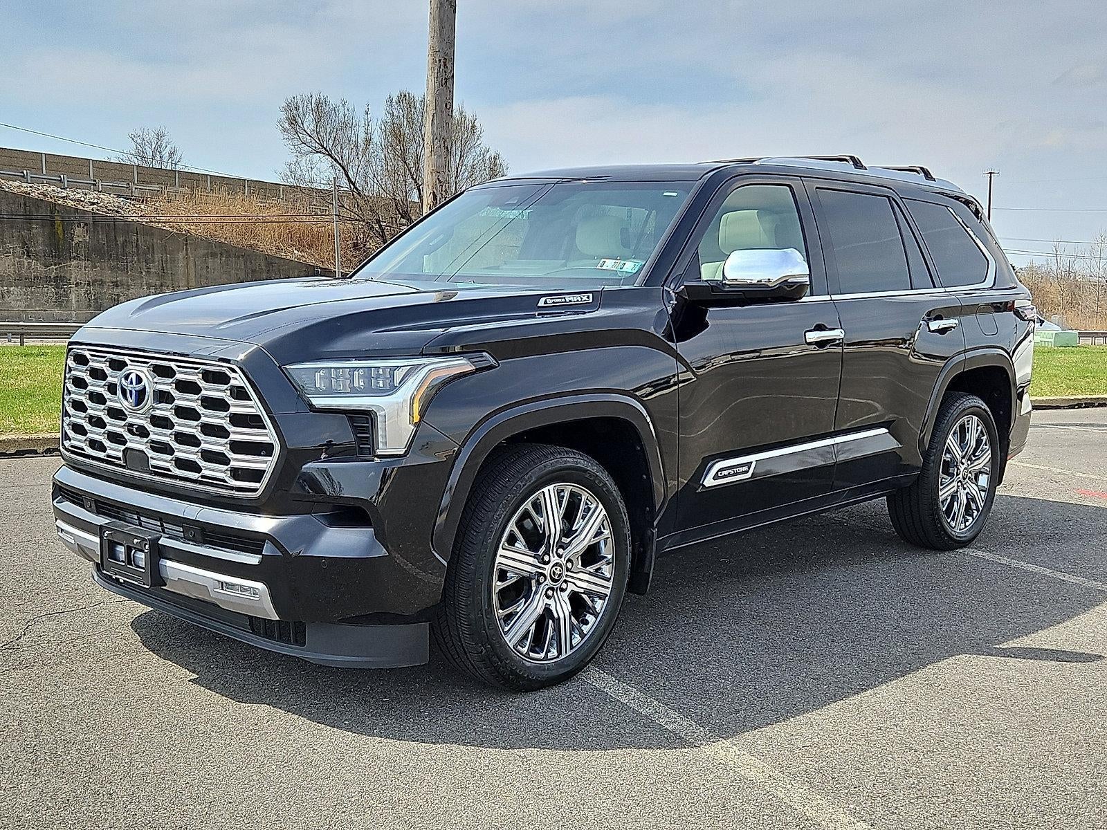 2024 Toyota Sequoia SR5 4WD (SE)