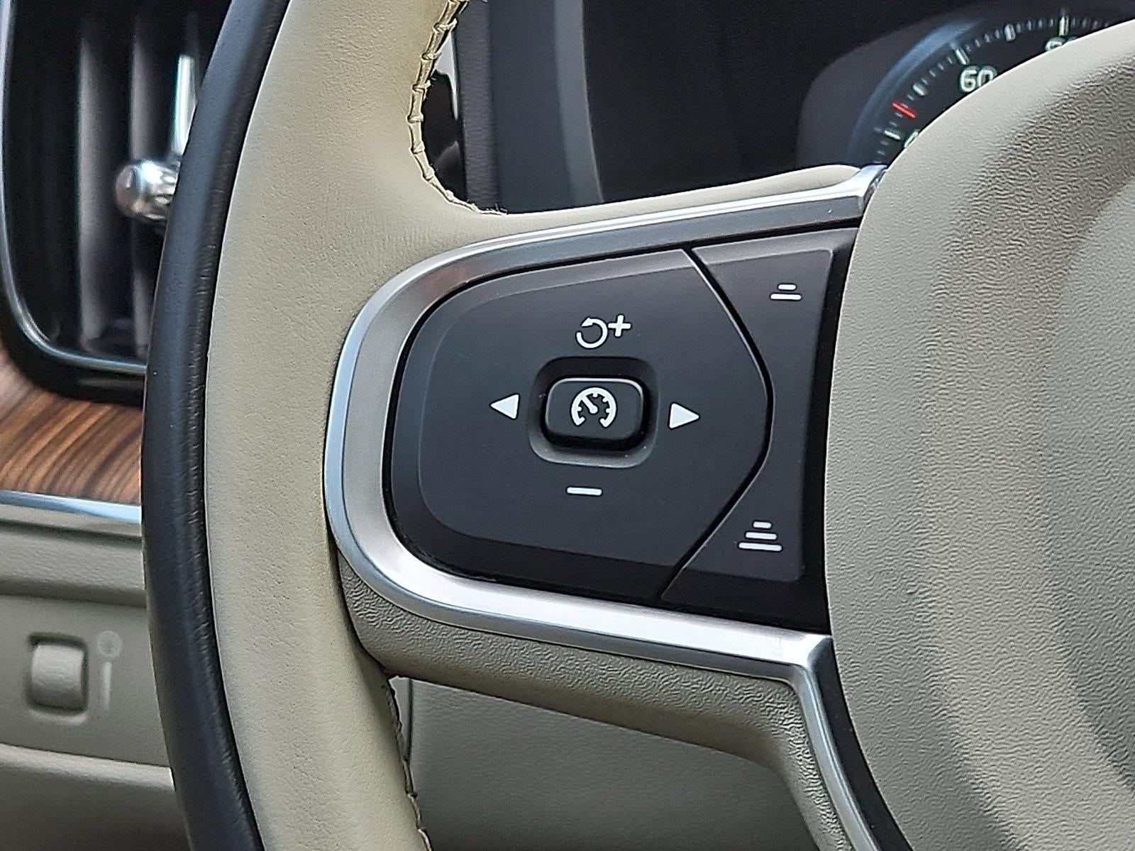 2021 Volvo XC60 T5 AWD Momentum