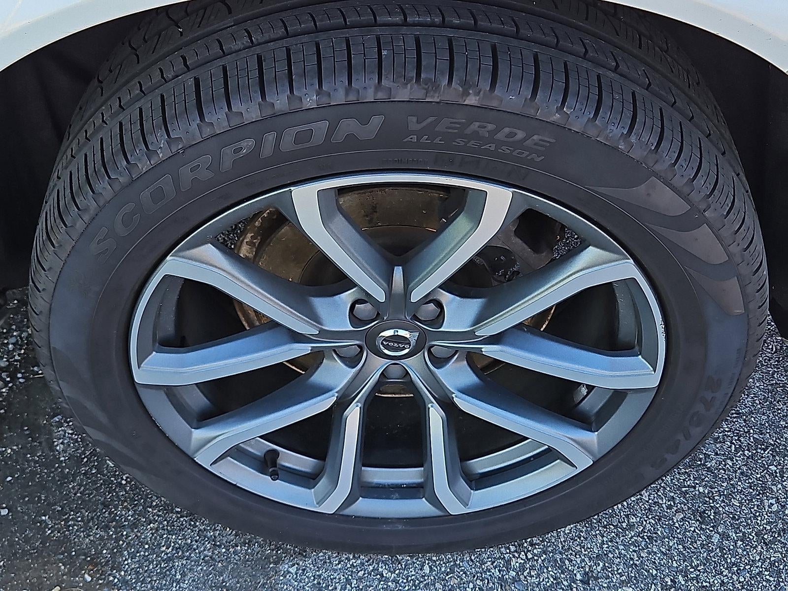 2018 Volvo XC90 T5 AWD 5-Passenger Momentum *Ltd Avail*