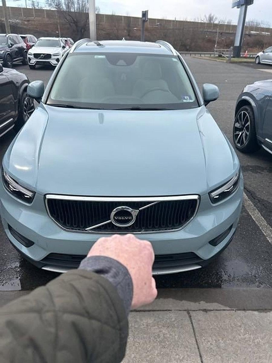 2019 Volvo XC40 T5 AWD Momentum