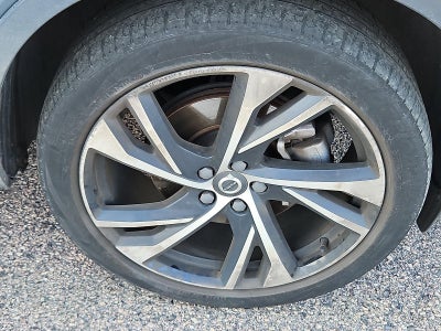 2021 Volvo XC40 T5 AWD R-Design