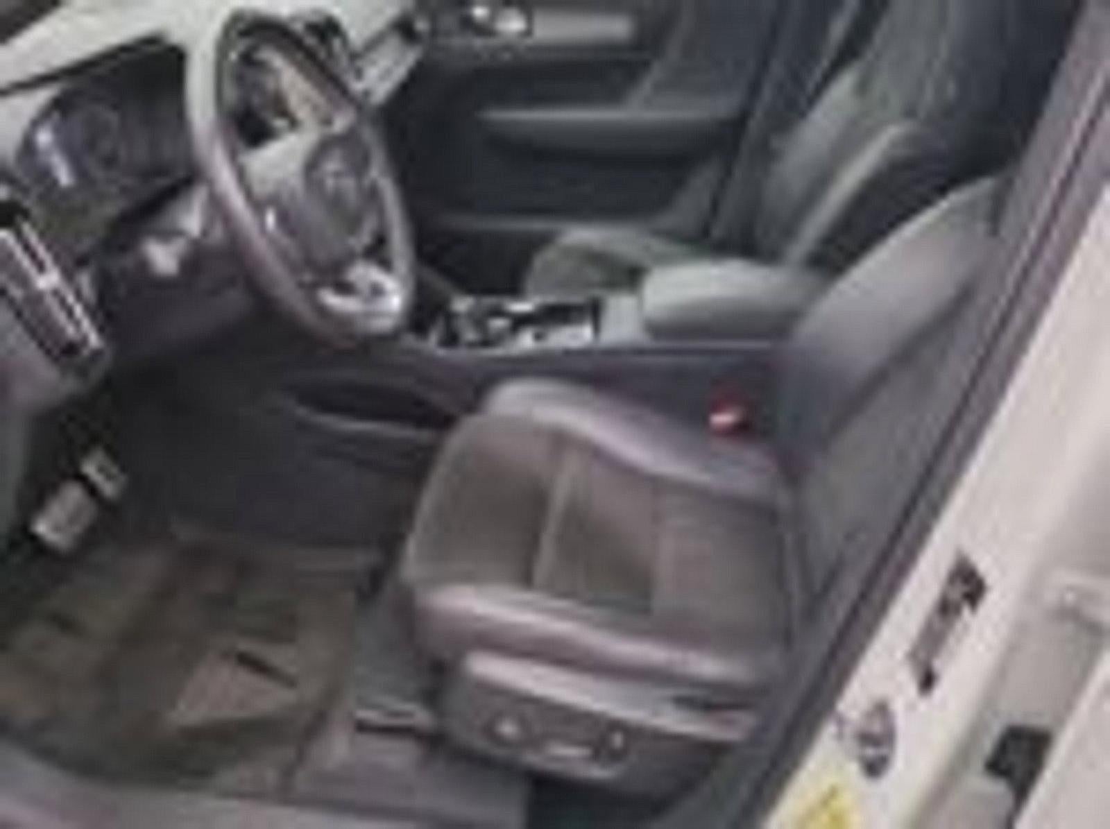 2021 Volvo XC40 T5 AWD R-Design