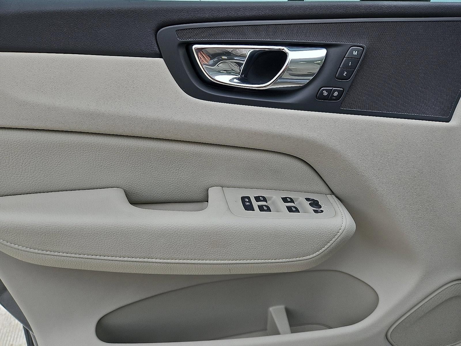 2020 Volvo XC60 T6 AWD Momentum