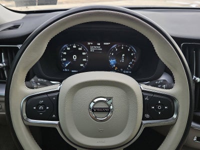 2020 Volvo XC60 T6 AWD Momentum