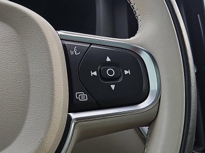 2020 Volvo XC60 T6 AWD Momentum