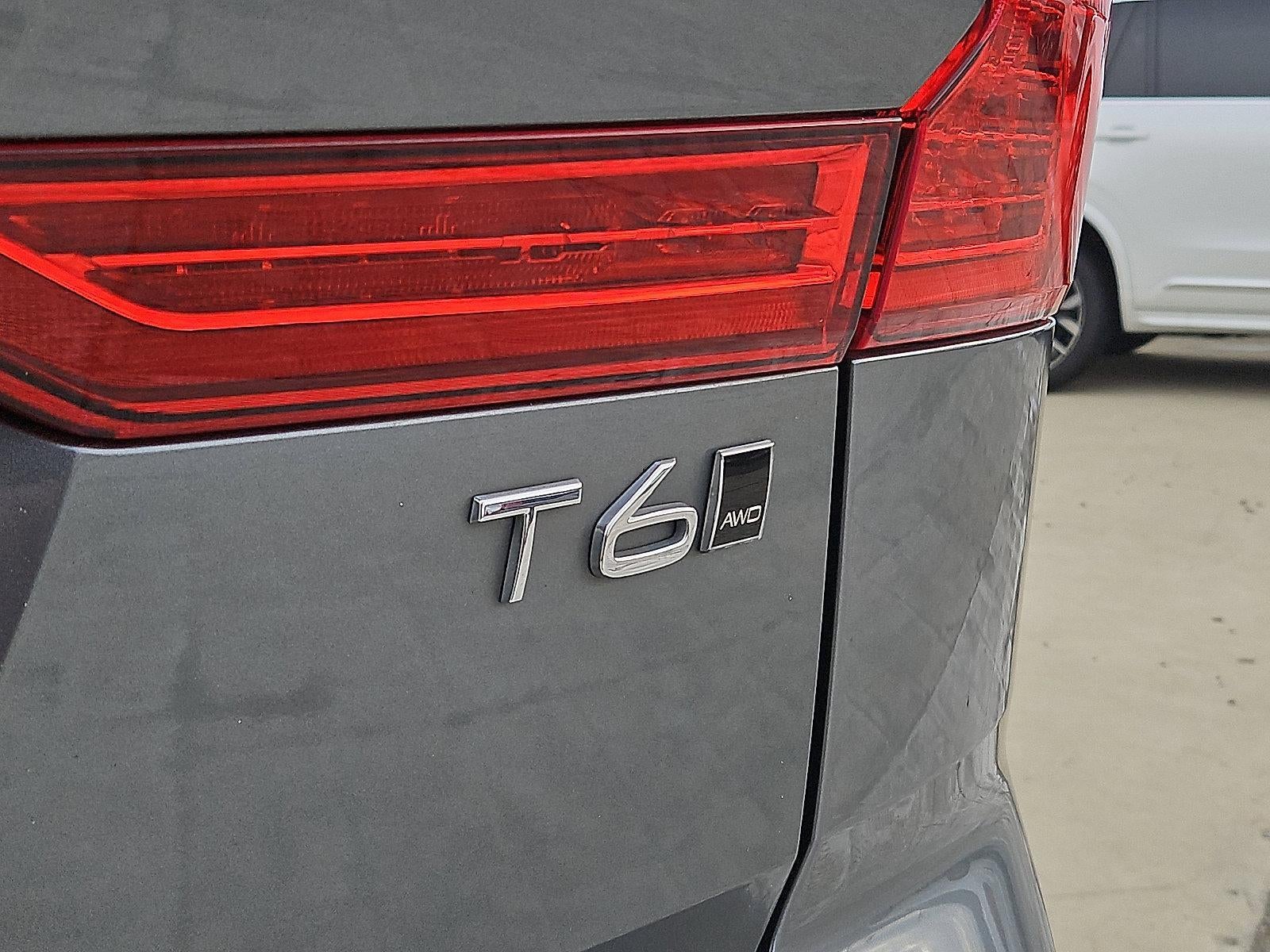 2020 Volvo XC60 T6 AWD Momentum