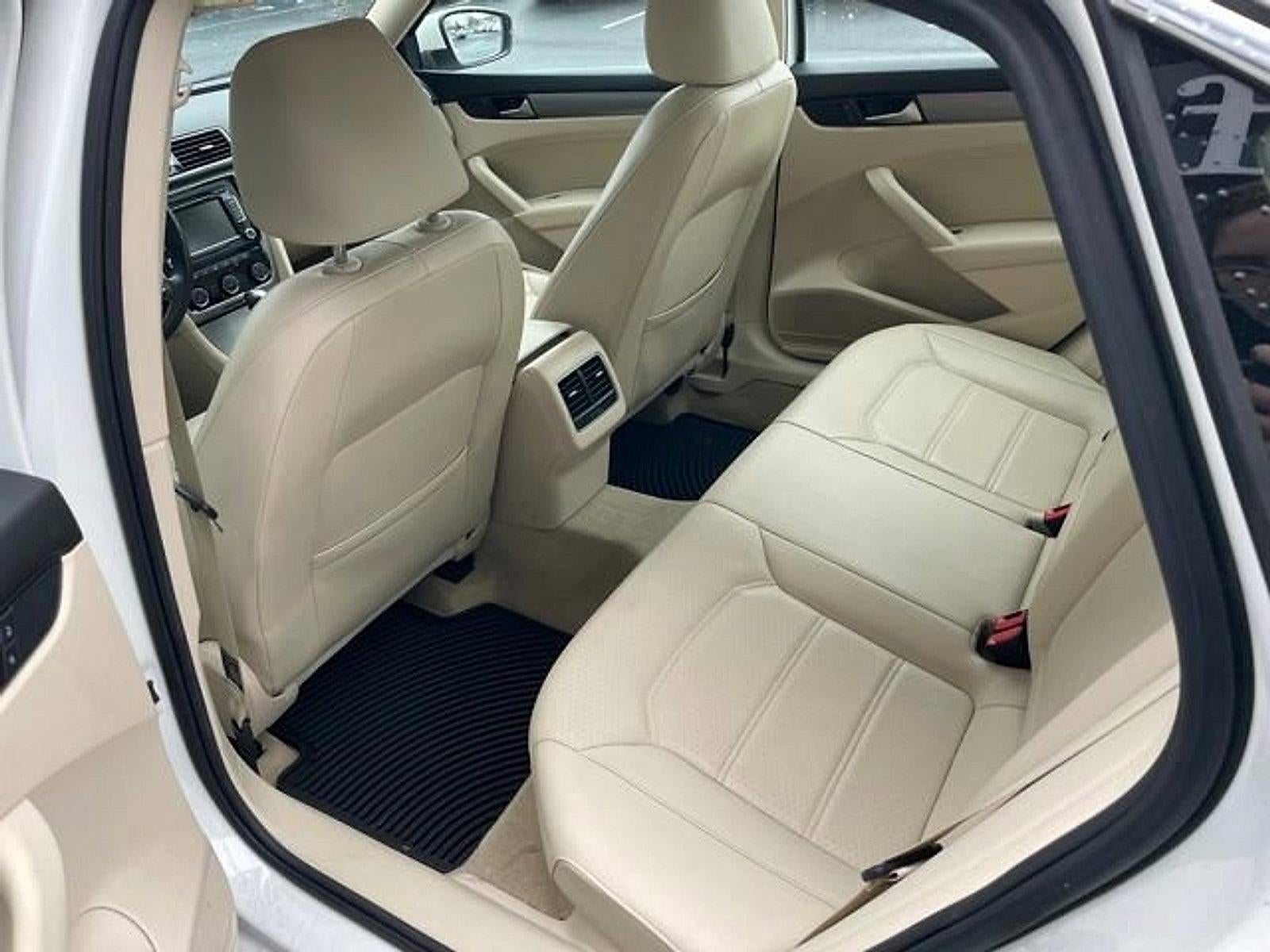 2014 Volkswagen Passat 4dr Sdn 1.8T Auto SE PZEV