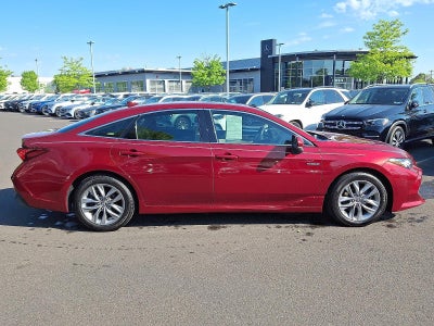 2019 Toyota Avalon Hybrid XLE (Natl)