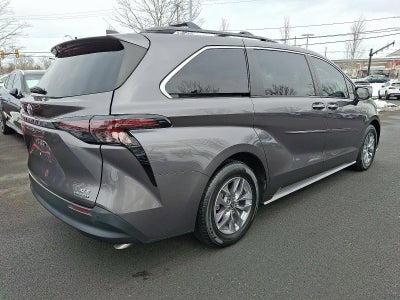 2023 Toyota Sienna XLE FWD 7-Passenger (Natl)