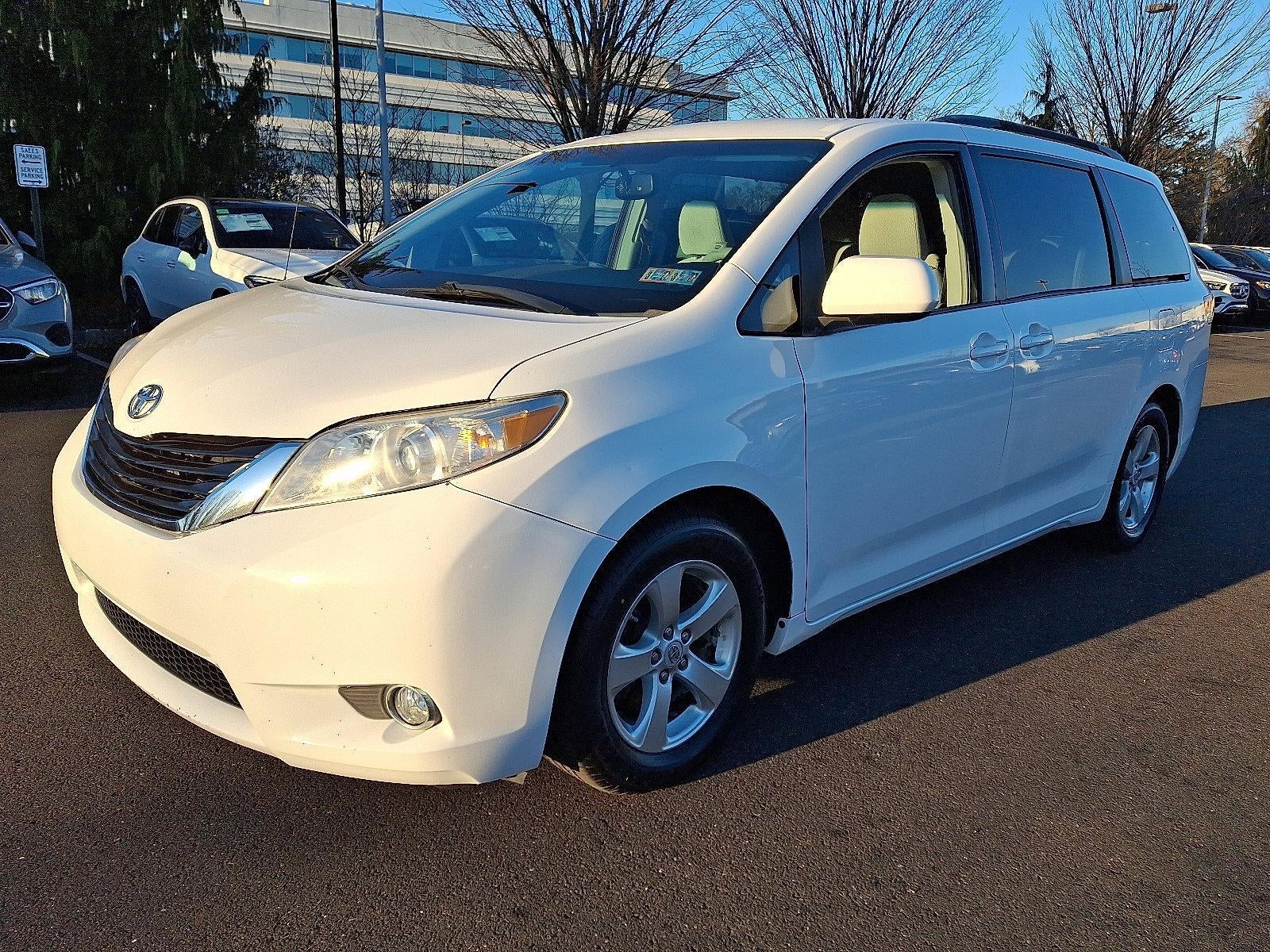 2012 Toyota Sienna 5dr 7-Pass Van V6 LE AAS FWD (Natl)