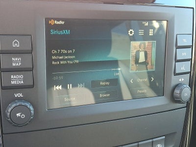 2021 Mercedes-Benz Metris Passenger Van Standard Roof 126" Wheelbase