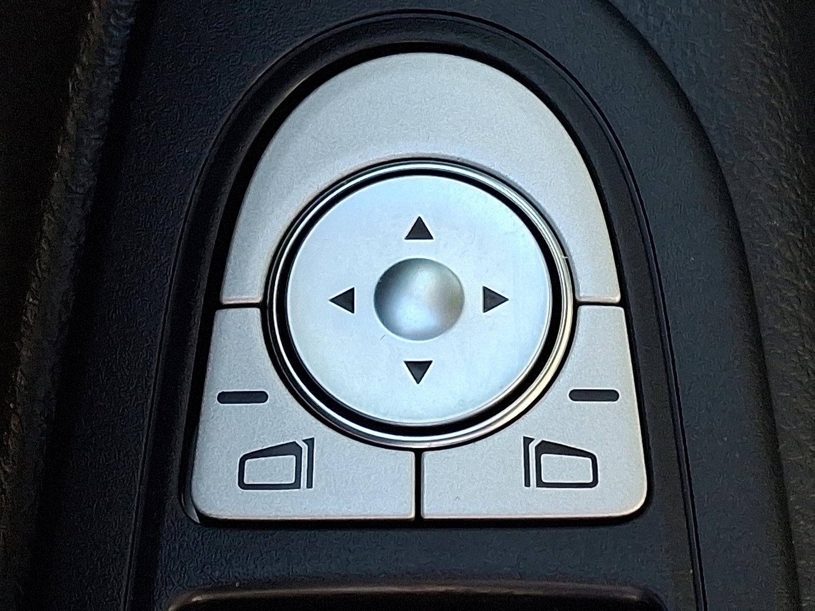 2021 Mercedes-Benz Metris Passenger Van Standard Roof 126" Wheelbase