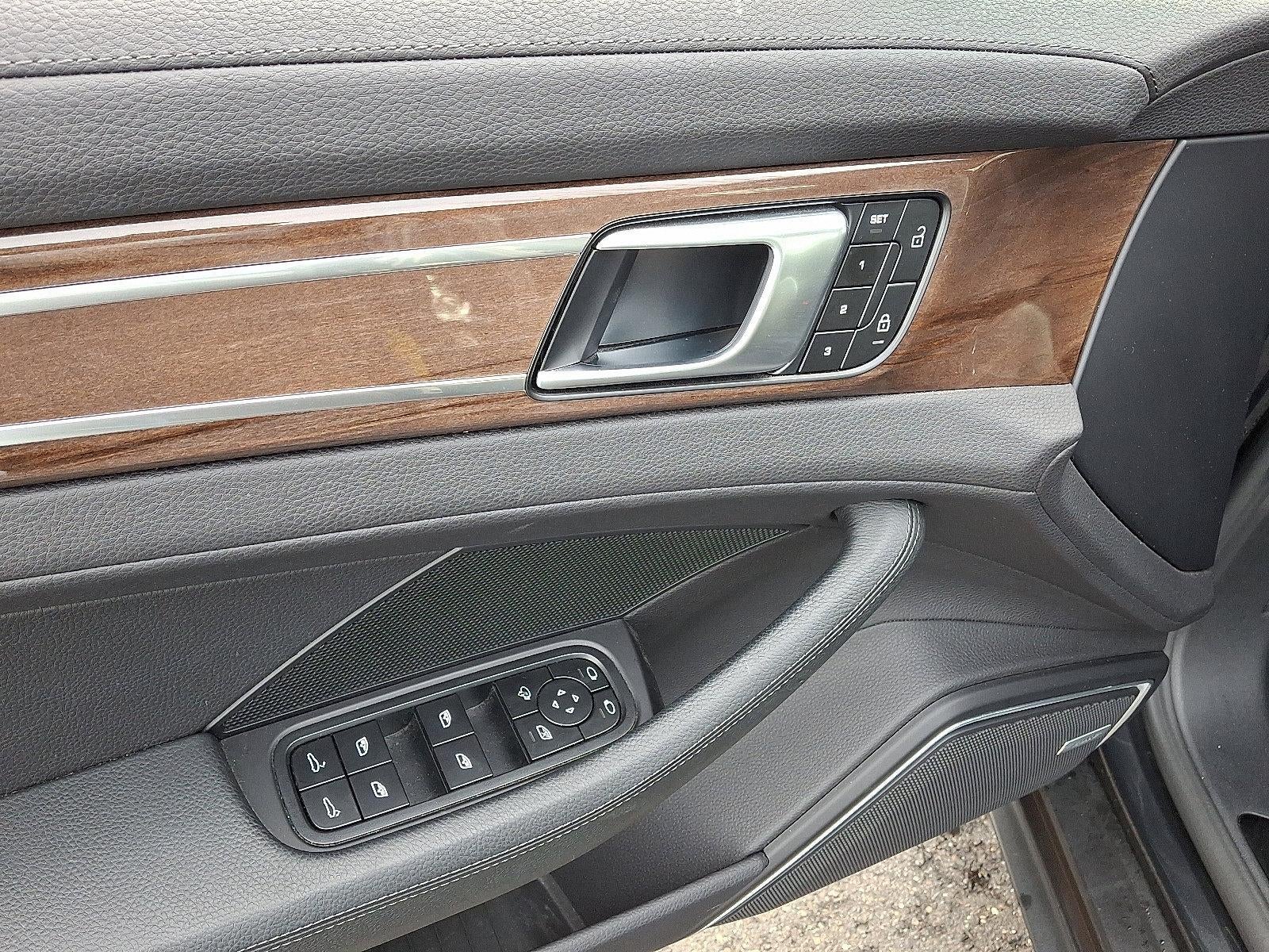 2022 Porsche Panamera RWD