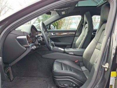 2022 Porsche Panamera RWD