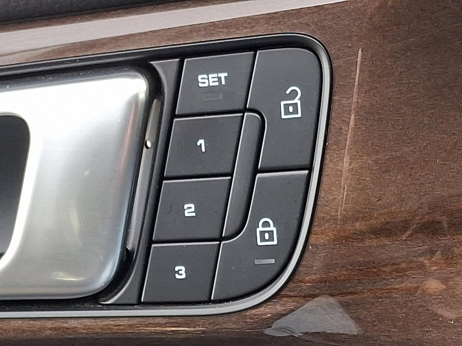 2022 Porsche Panamera RWD