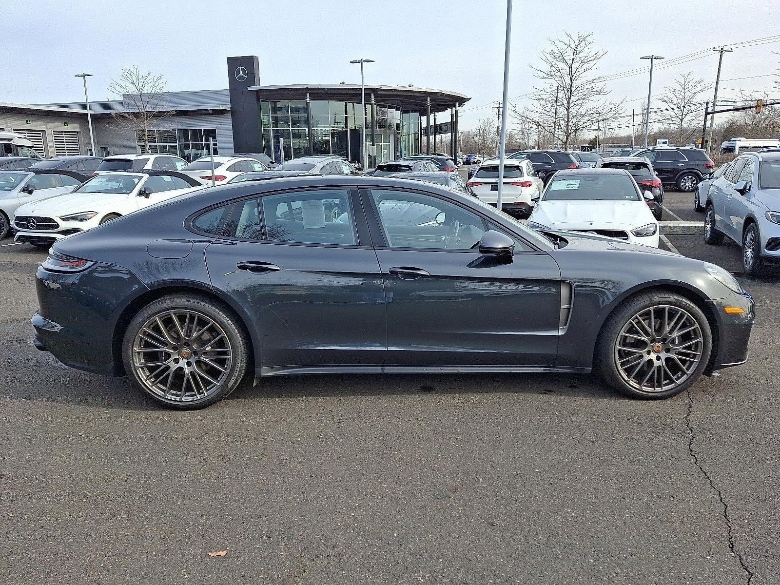 2022 Porsche Panamera RWD