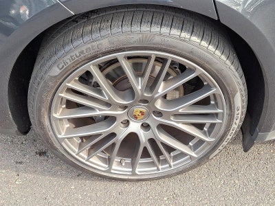 2022 Porsche Panamera RWD