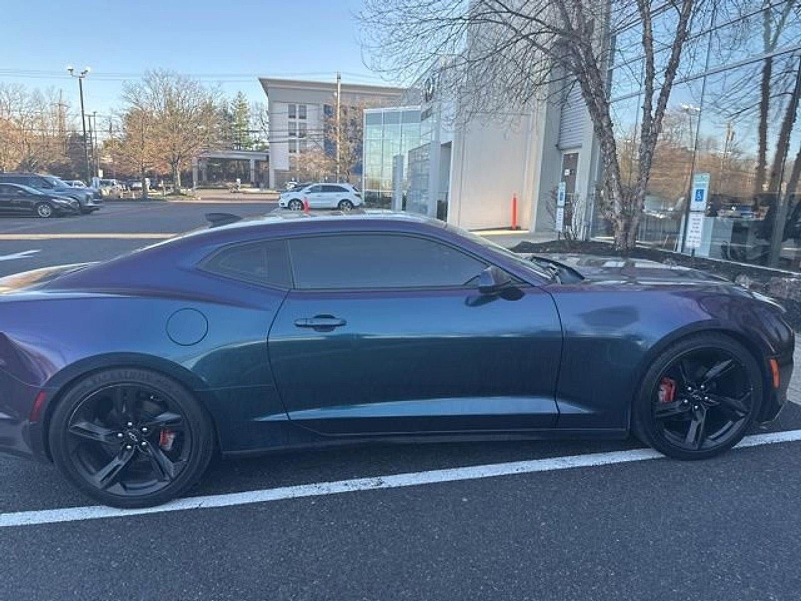 2021 Chevrolet Camaro 2dr Coupe 2LT
