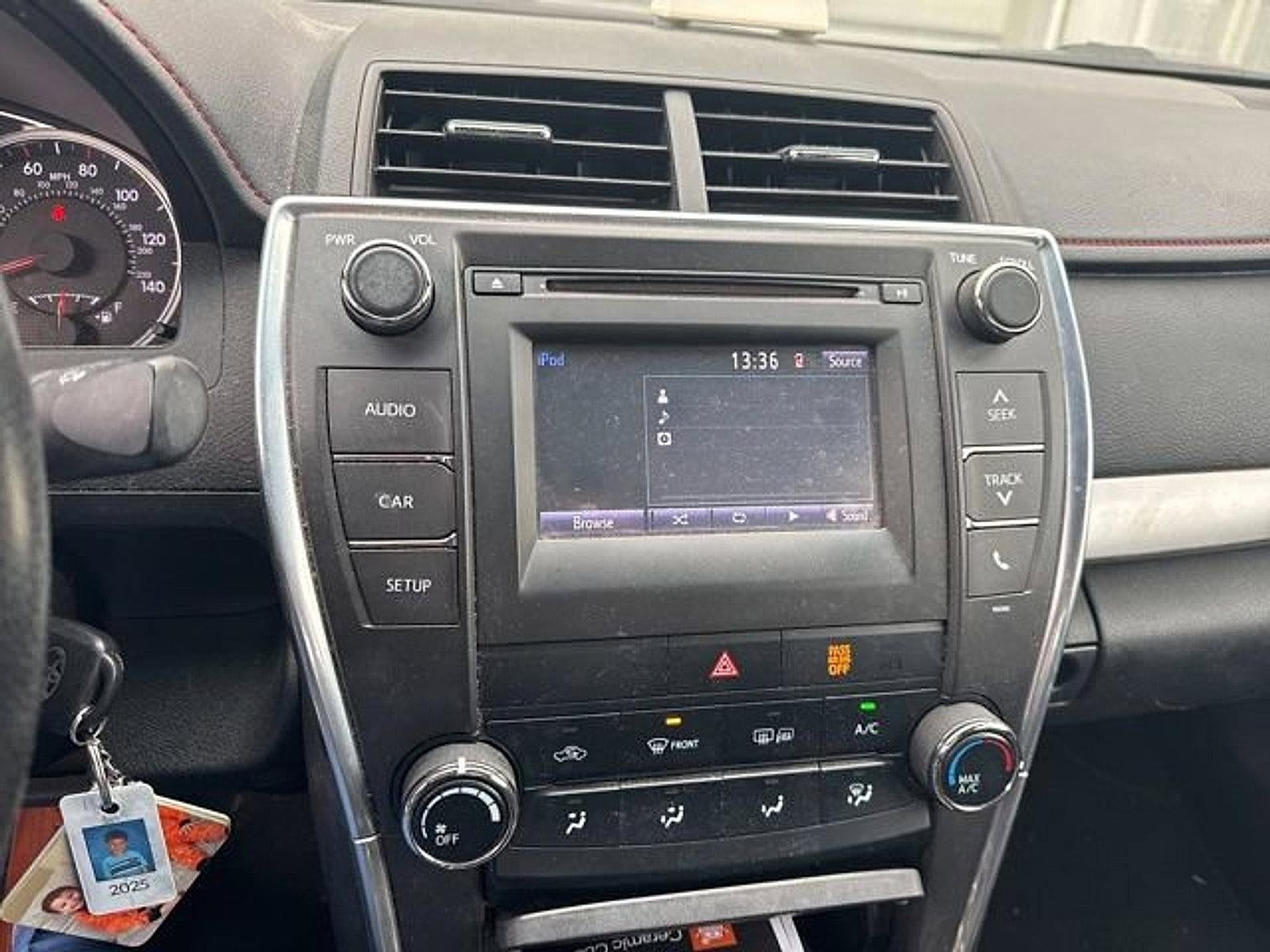 2015 Toyota Camry 4dr Sdn I4 Auto SE (SE)