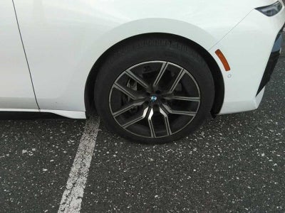 2025 BMW 740i xDrive Sedan