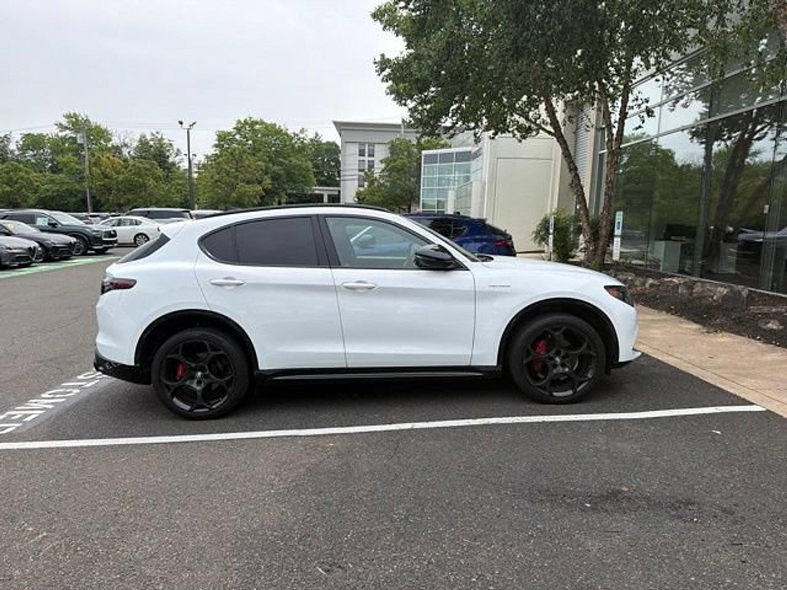 2024 Alfa Romeo Stelvio Veloce AWD