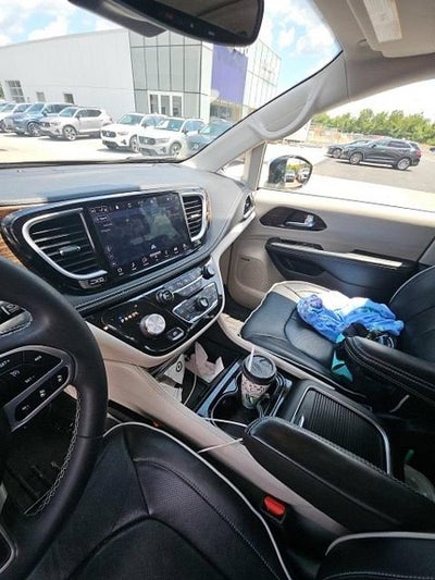 2022 Chrysler Pacifica Limited AWD