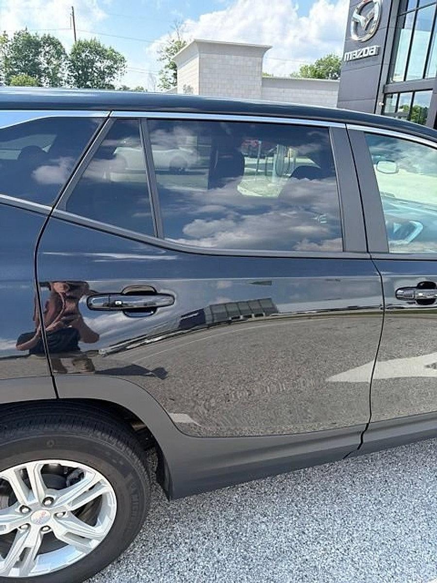 2023 GMC Terrain FWD 4dr SLE