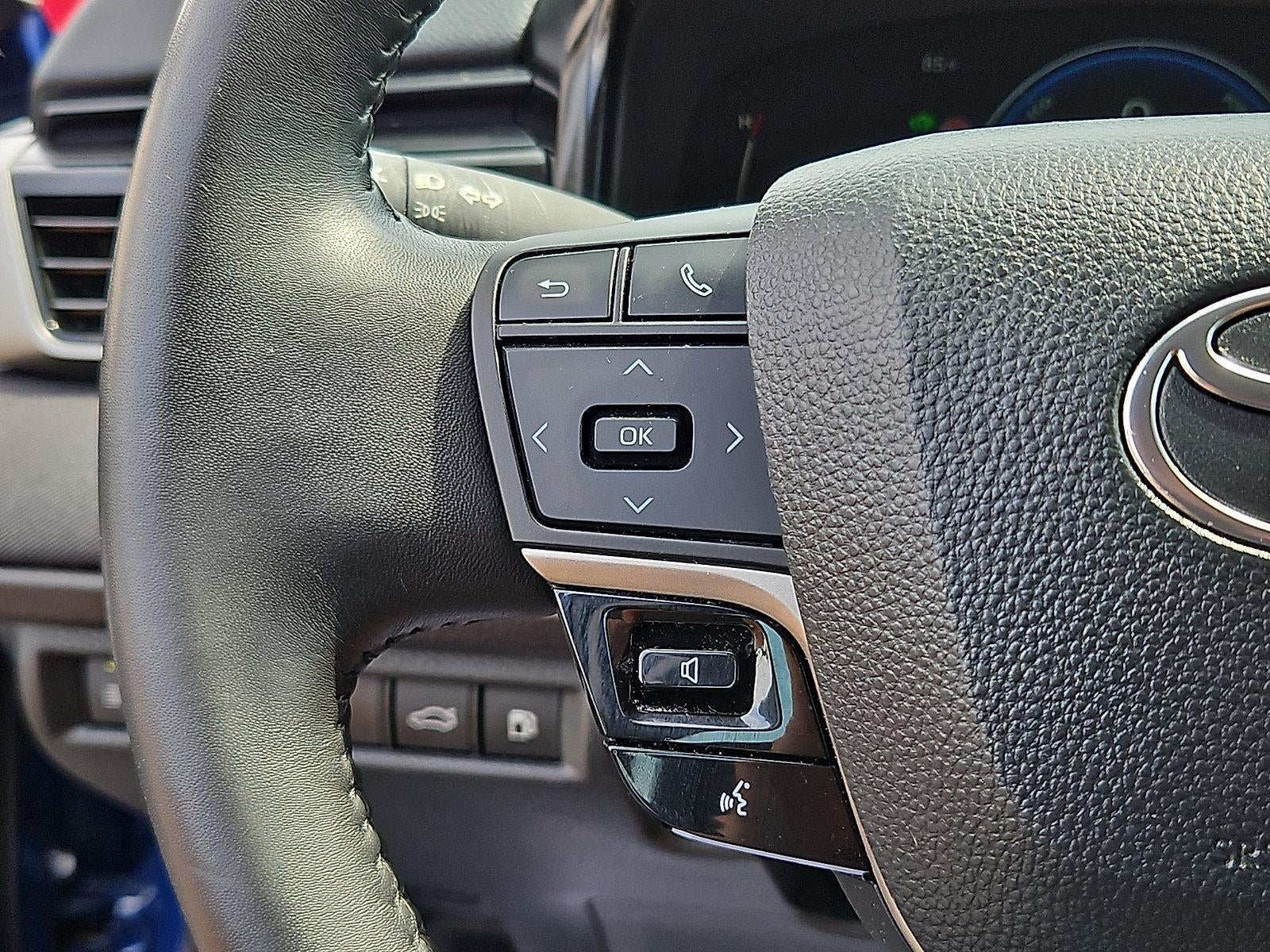 2025 Toyota Camry LE (SE)