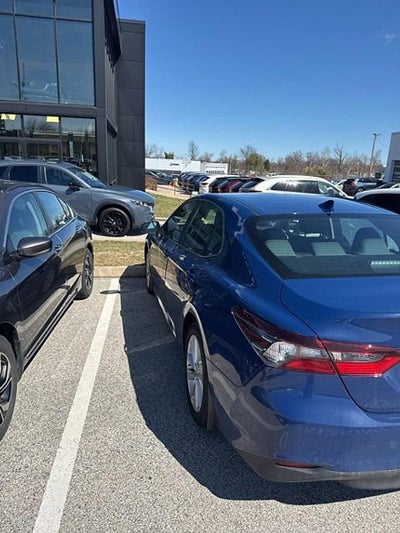 2023 Toyota Camry LE Auto (SE)