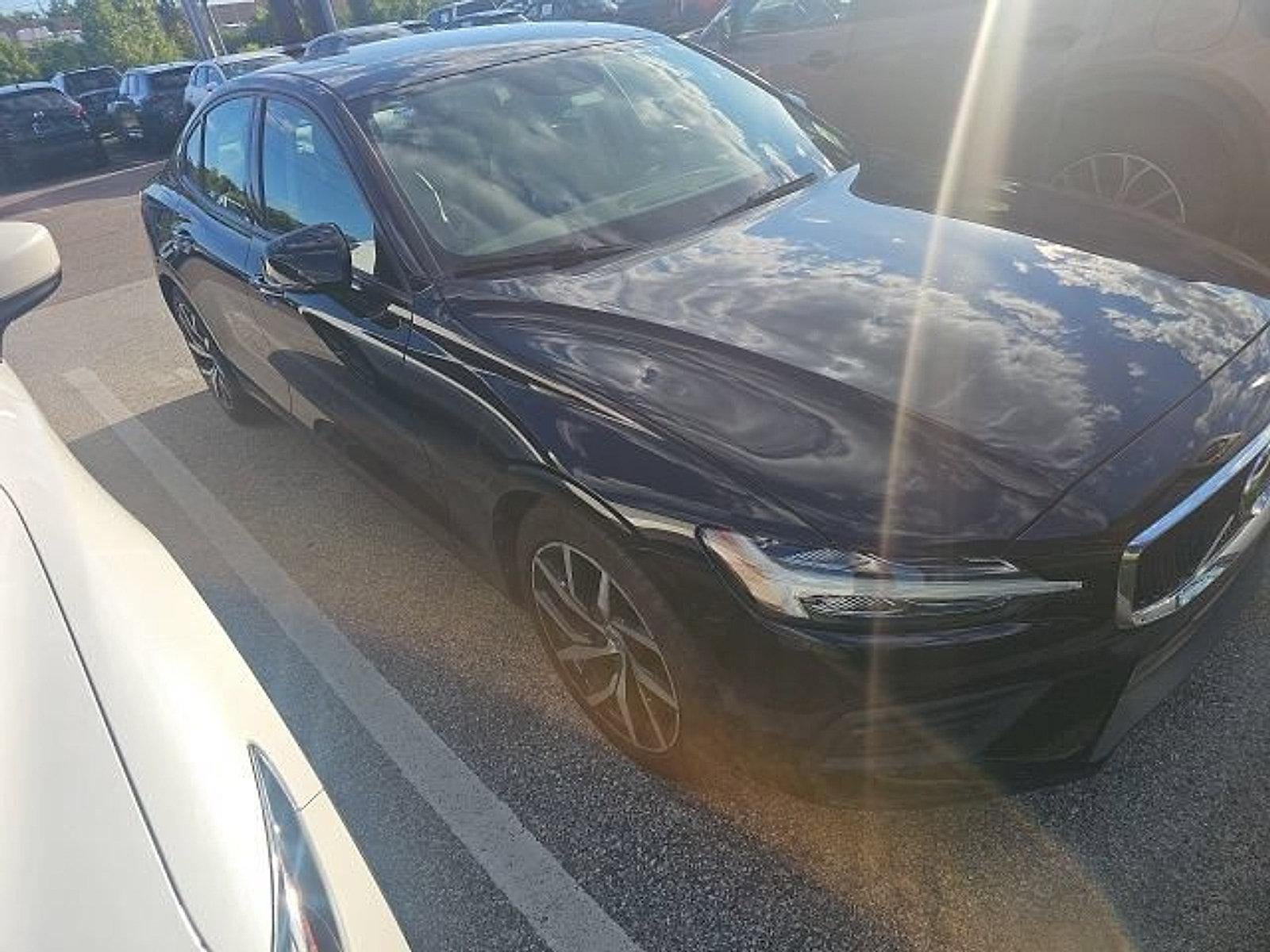 2020 Volvo S60 T6 AWD Momentum