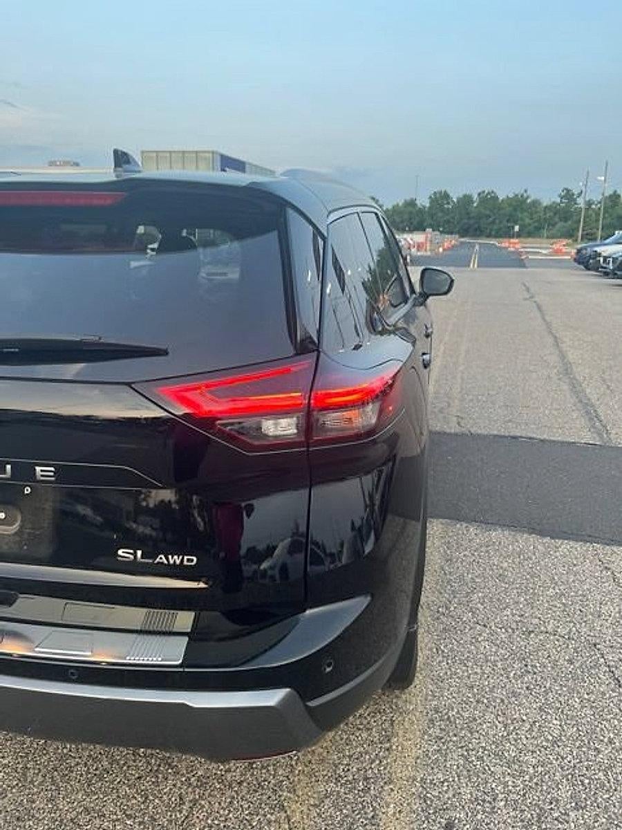 2025 Nissan Rogue AWD SL