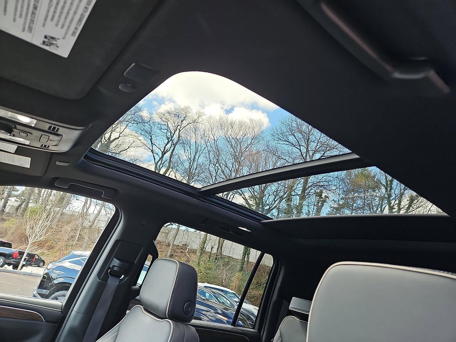 2024 Chevrolet Suburban 4WD Premier