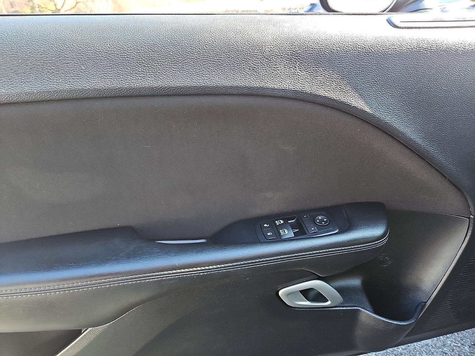 2016 Dodge Challenger 2dr Cpe SXT