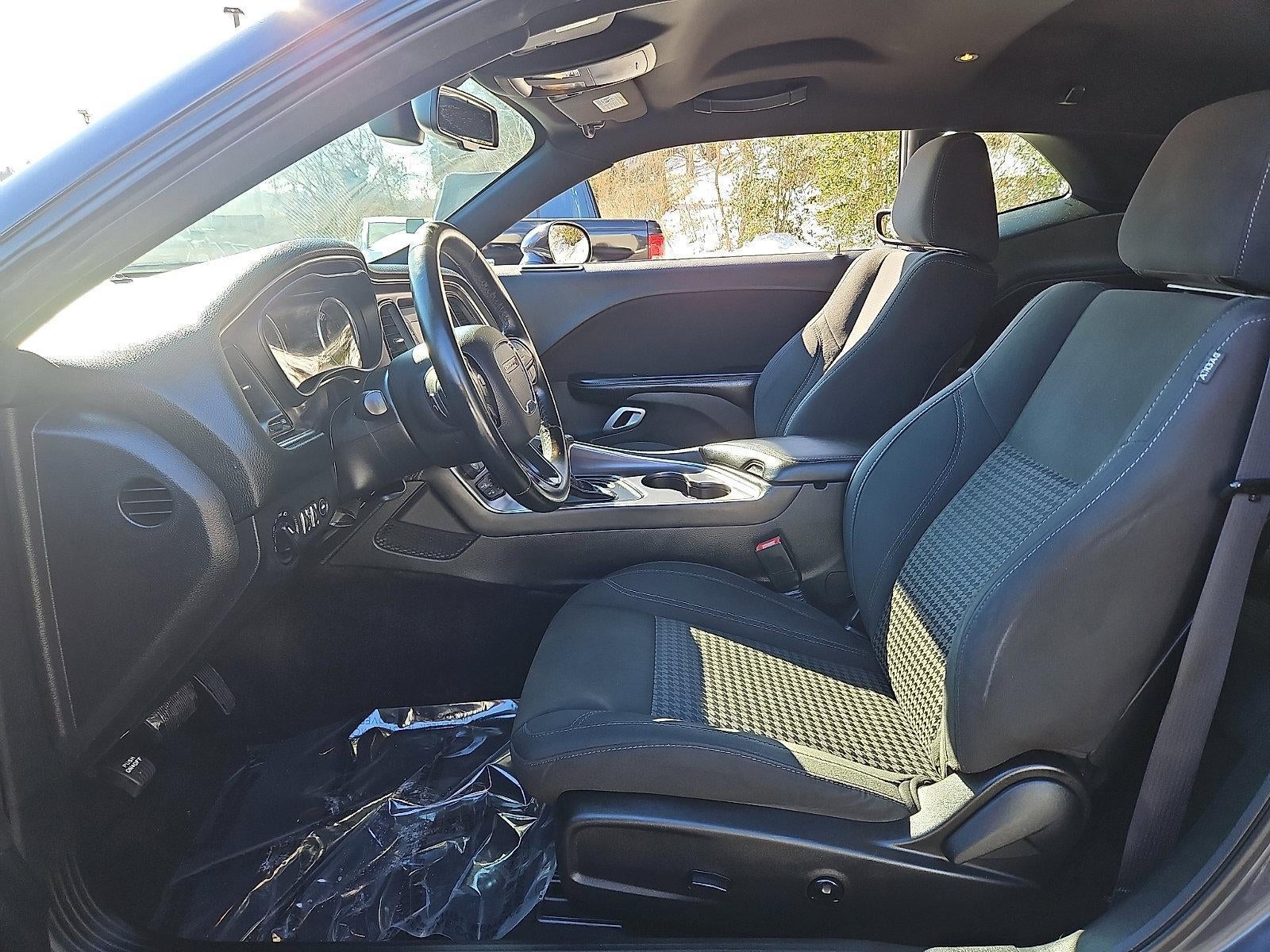 2016 Dodge Challenger 2dr Cpe SXT