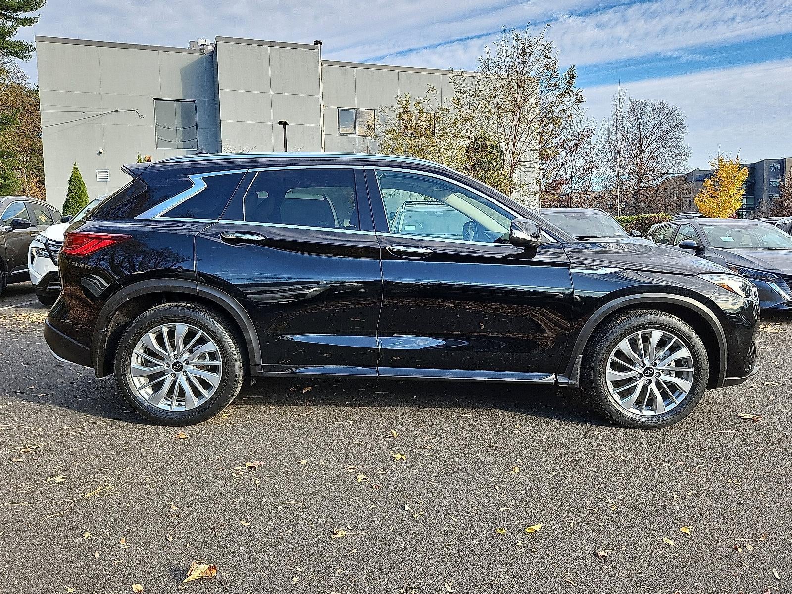 2023 INFINITI QX50 LUXE AWD