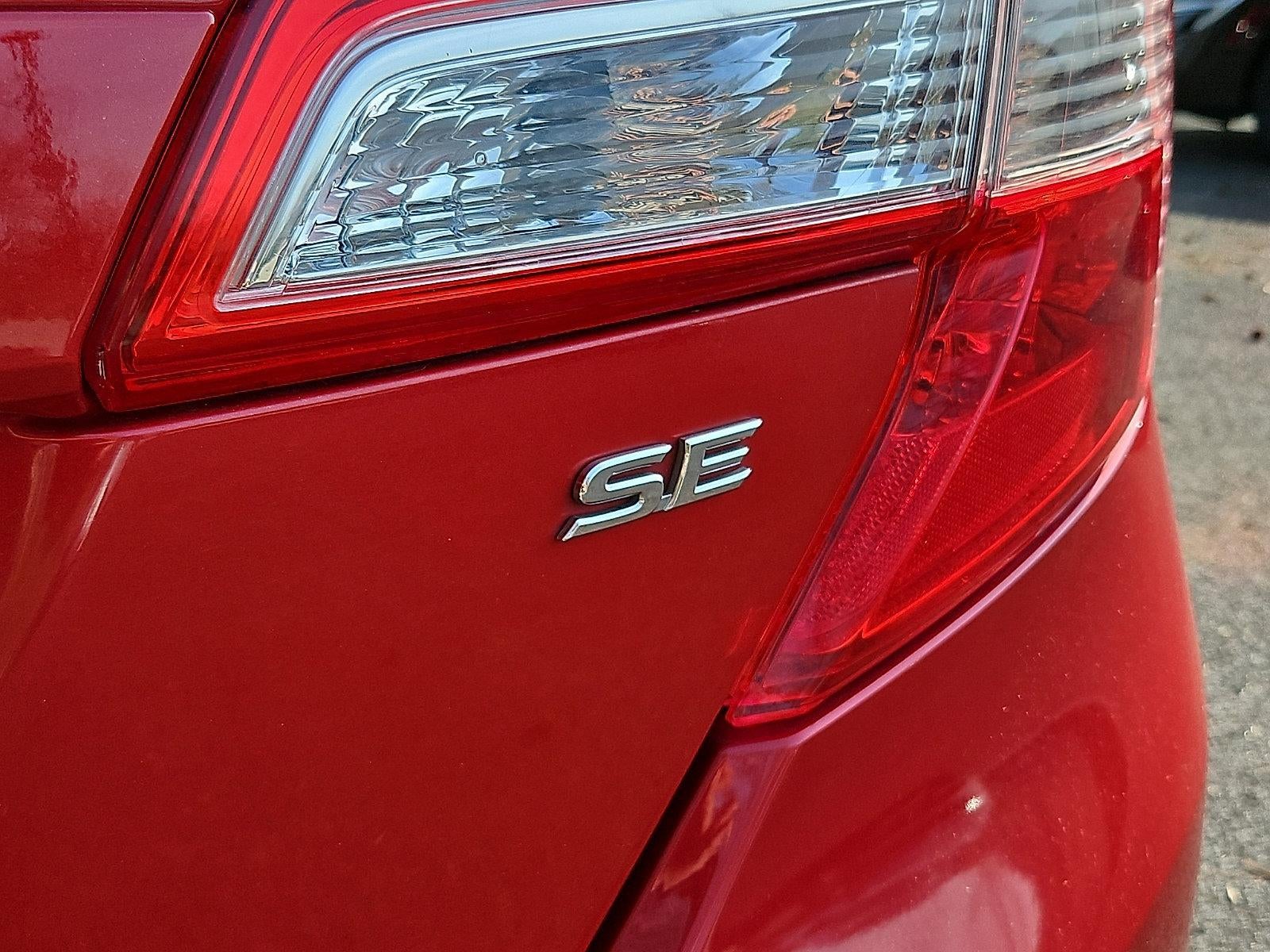 2012 Toyota Camry 4dr Sdn I4 Auto SE (Natl)