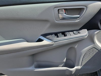 2015 Toyota Camry 4dr Sdn I4 Auto LE (SE)