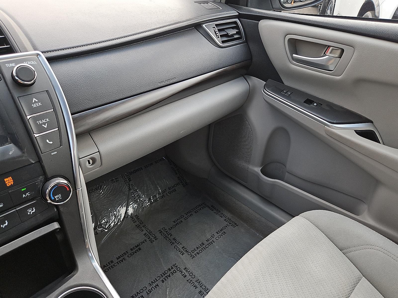 2015 Toyota Camry 4dr Sdn I4 Auto LE (SE)