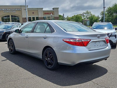 2015 Toyota Camry 4dr Sdn I4 Auto LE (SE)