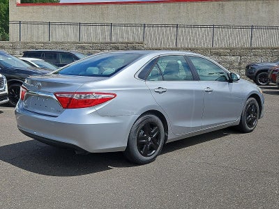 2015 Toyota Camry 4dr Sdn I4 Auto LE (SE)