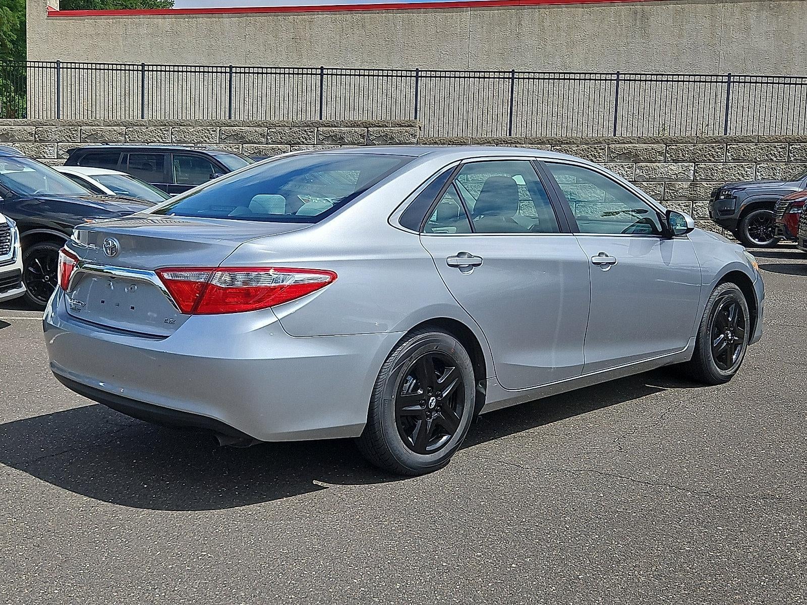 2015 Toyota Camry 4dr Sdn I4 Auto LE (SE)