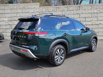 2024 Nissan Pathfinder SL