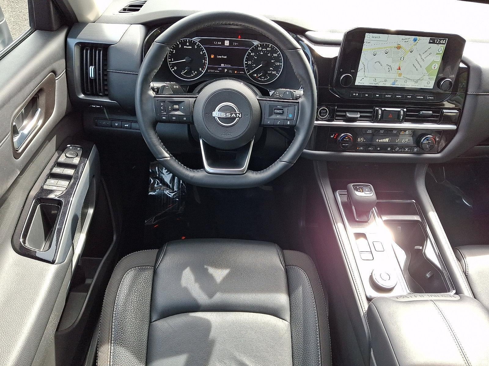 2024 Nissan Pathfinder SL