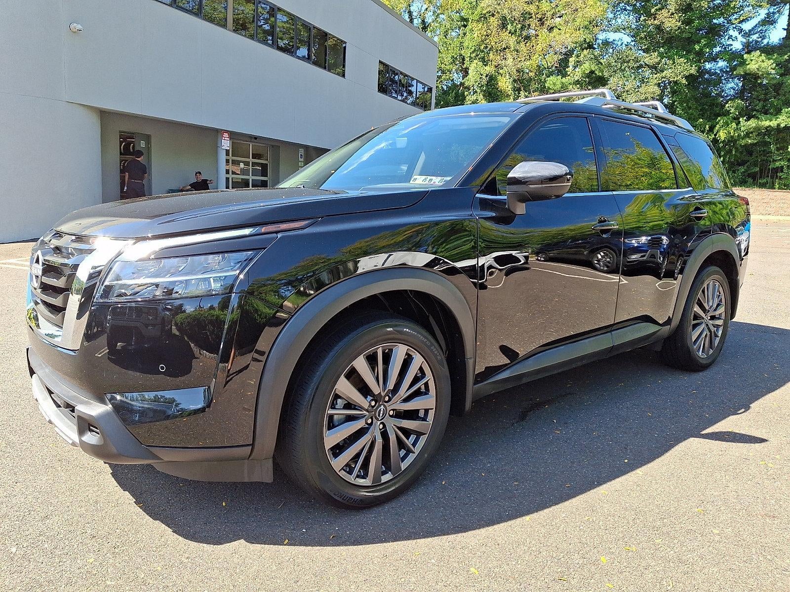 2024 Nissan Pathfinder SL