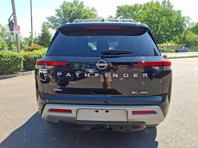 2024 Nissan Pathfinder SL