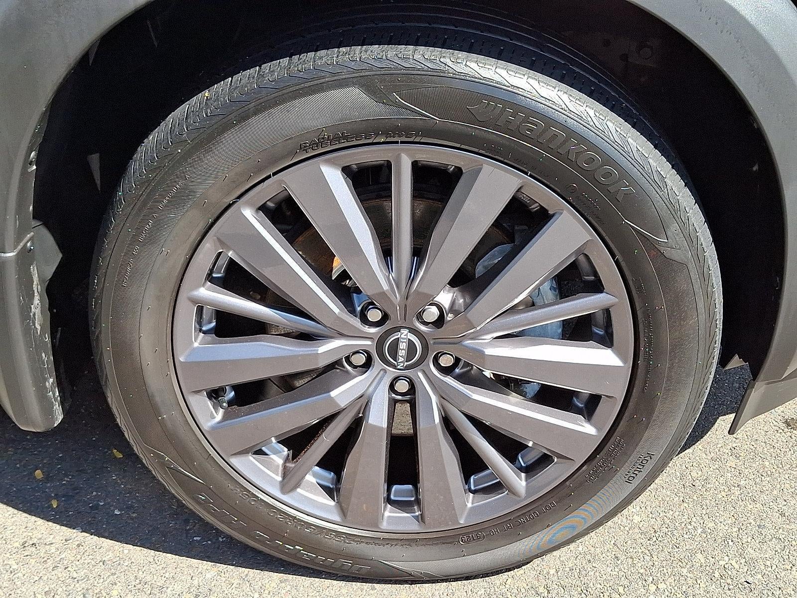 2024 Nissan Pathfinder SL