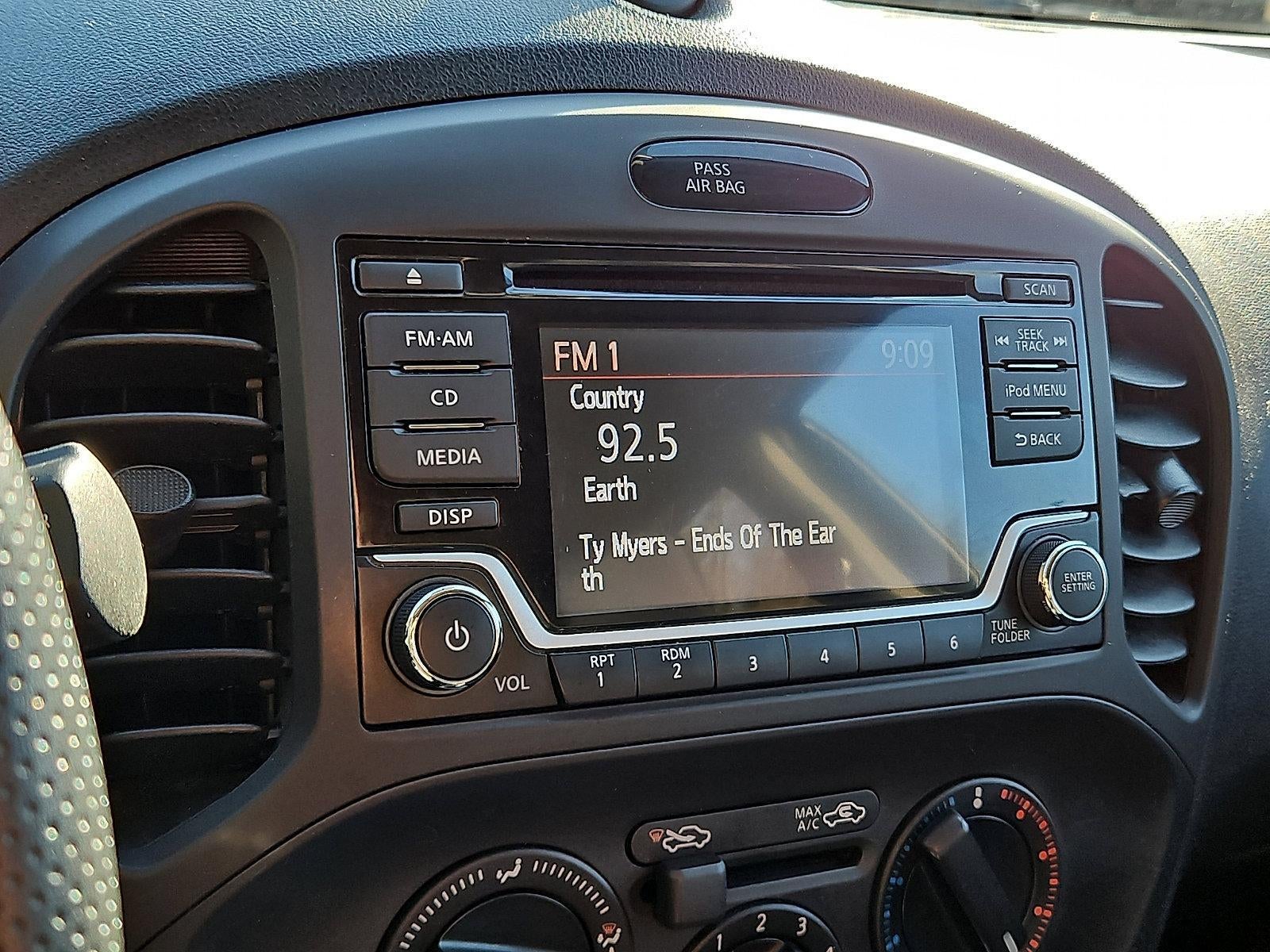 2017 Nissan JUKE AWD S