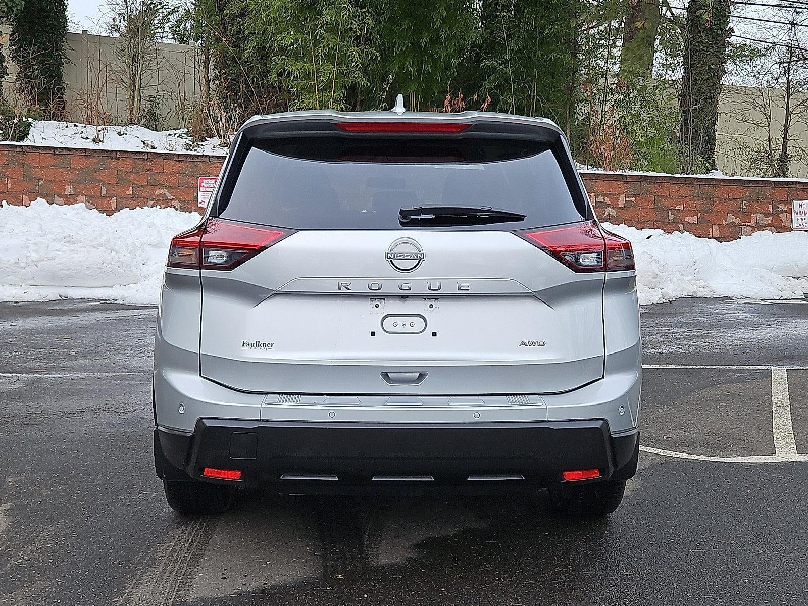 2025 Nissan Rogue SV