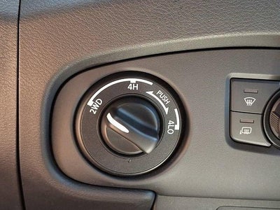 2024 Nissan Frontier Crew Cab 4x4 SV