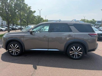 2024 Nissan Pathfinder Platinum 4WD